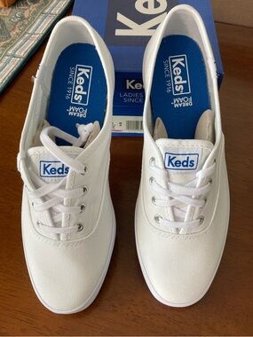 Keds Women’s Sneakers in White Size 6 NWT